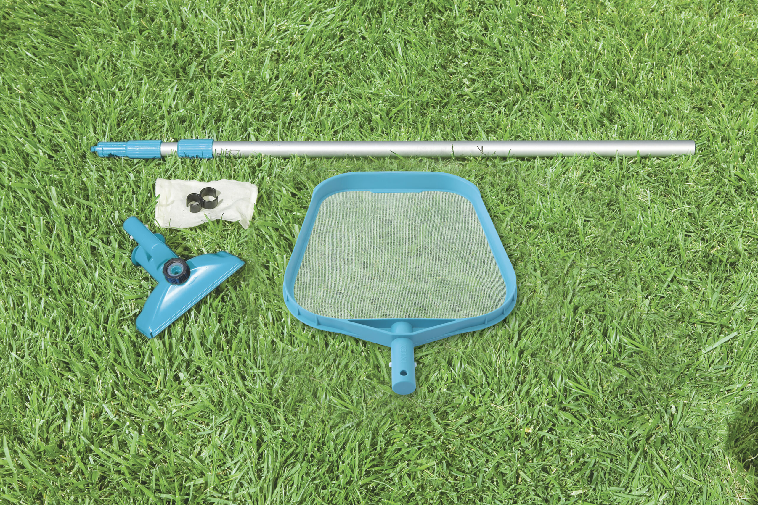 INTEX POOL MAINTENANCE KIT, W/ TELESCOPING ALUMINUM POLE 28002