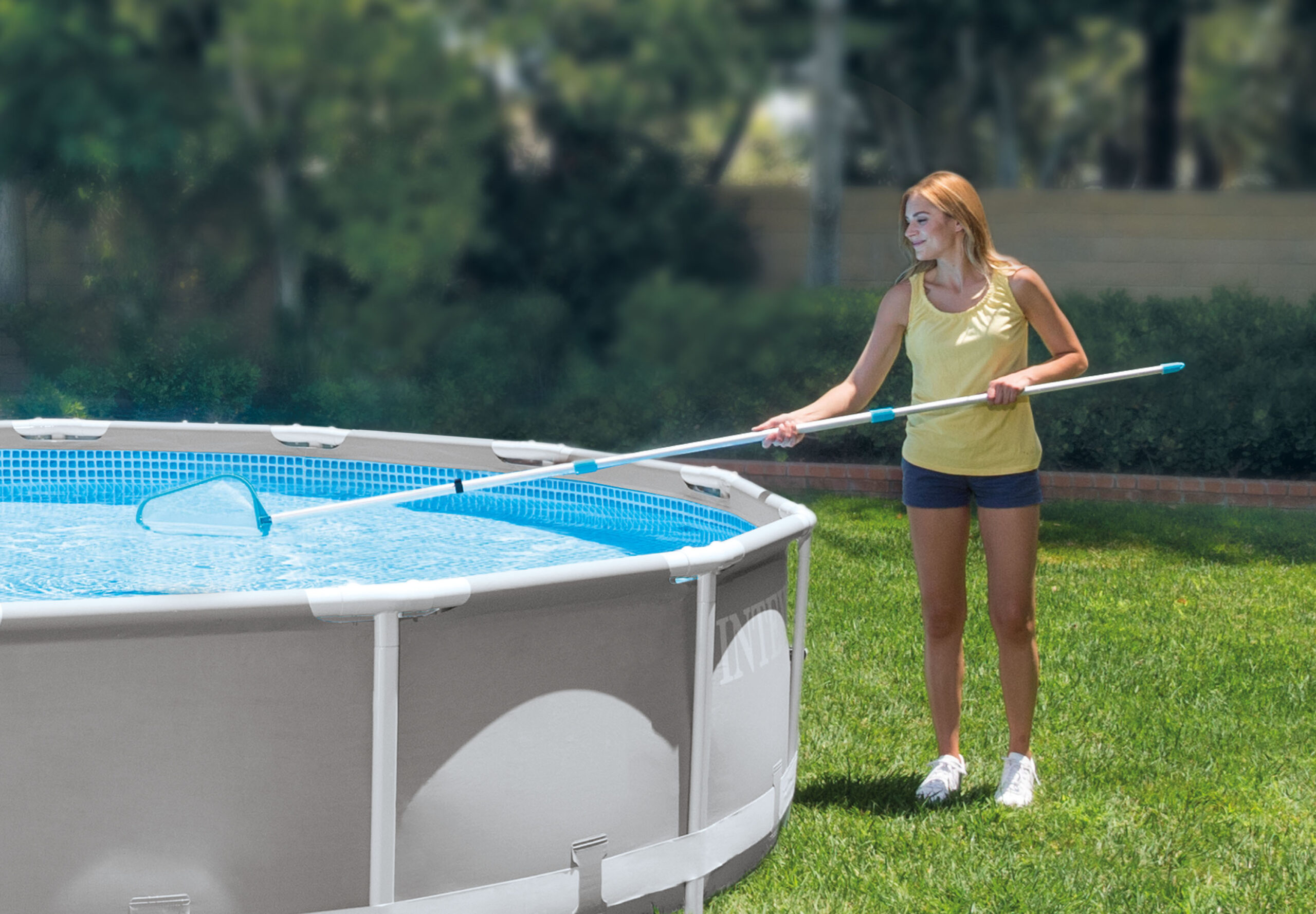 INTEX POOL MAINTENANCE KIT, W/ TELESCOPING ALUMINUM POLE 28002 - Image 2