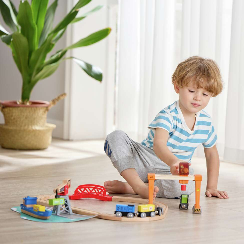 Hape Lift & Load Harbour Set E3791 - Image 3